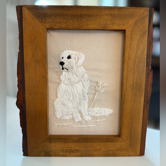 Hand embroidered Dog Embroidery Art in Wooden raw bark edged Frame 5x7 - Picture 1 of 2